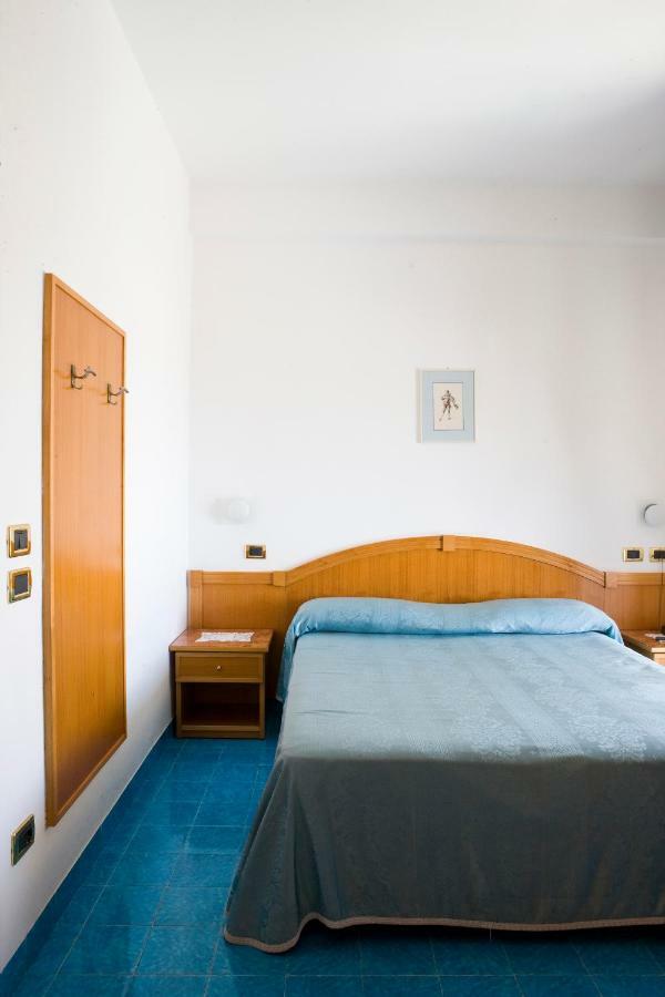 Hotel La Primavera 마사루브렌세 외부 사진