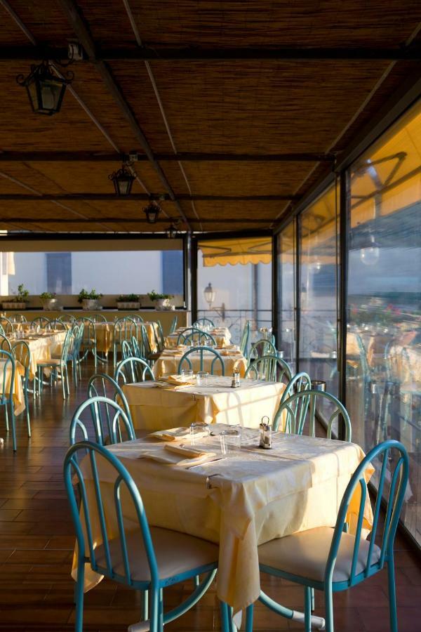 Hotel La Primavera 마사루브렌세 외부 사진